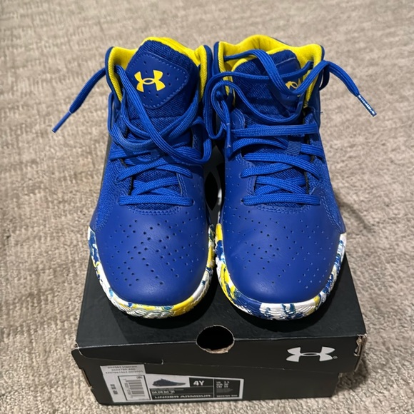 Blue basketball sneakers - Picture 1 of 2